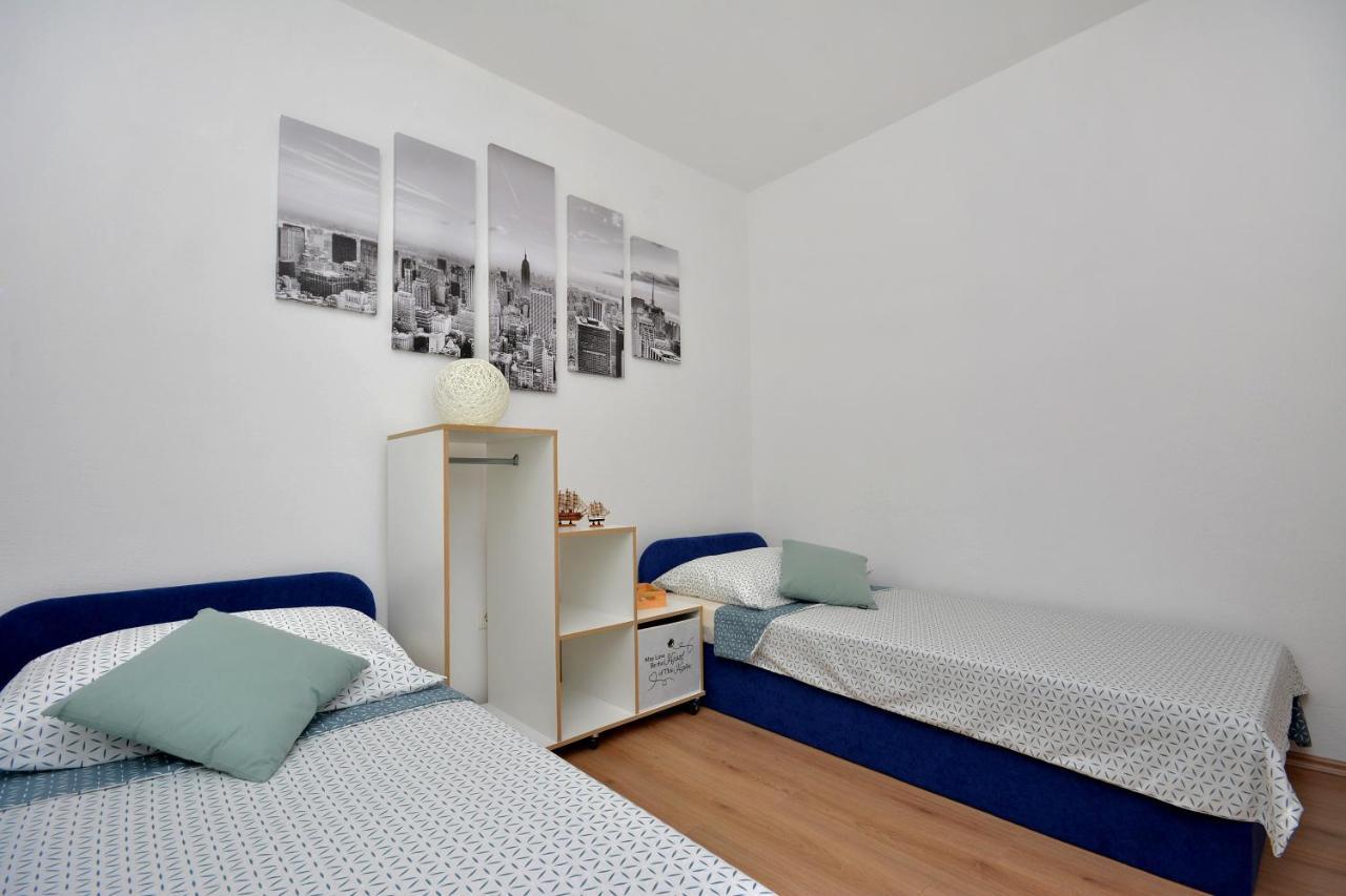 Apartment Wild Rose Podstrana Exterior photo