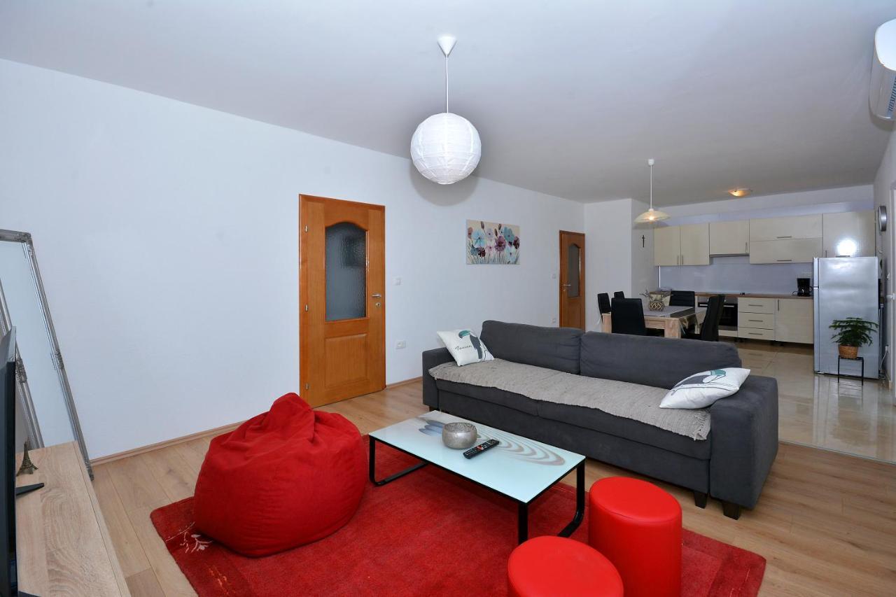 Apartment Wild Rose Podstrana Exterior photo